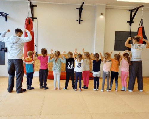 Lions Club, Kinder Training